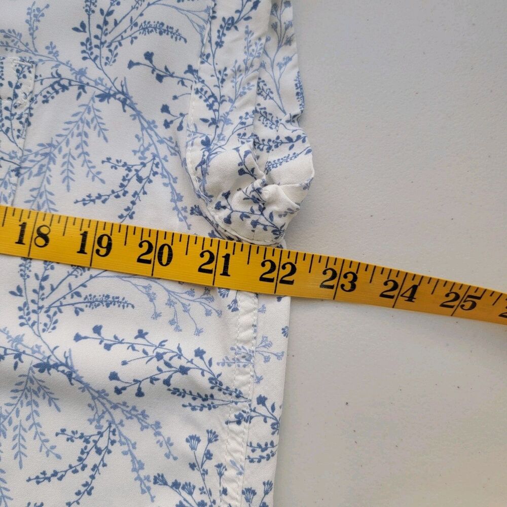 Jachs Girlfriend Womens Medium Blue Floral Design Roll Short Sleeve, Cottagecore - Picture 7 of 7